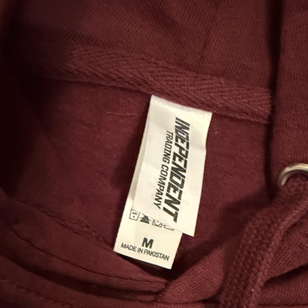 Maroon Hogwarts Hoodie - Picture 4 of 5